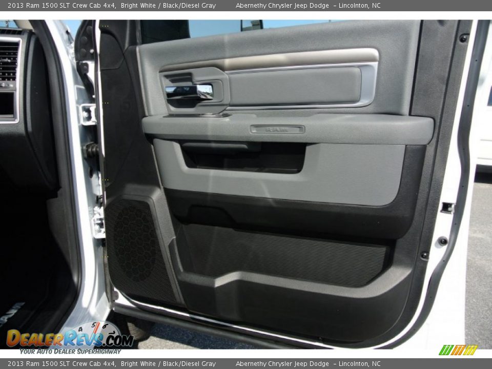 2013 Ram 1500 SLT Crew Cab 4x4 Bright White / Black/Diesel Gray Photo #15