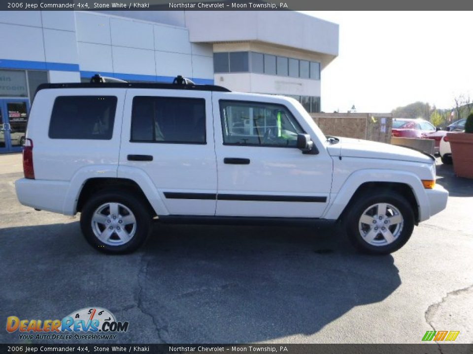 2006 Jeep Commander 4x4 Stone White / Khaki Photo #2