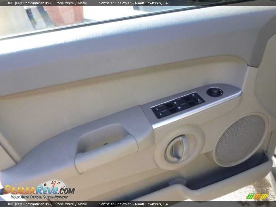 2006 Jeep Commander 4x4 Stone White / Khaki Photo #15