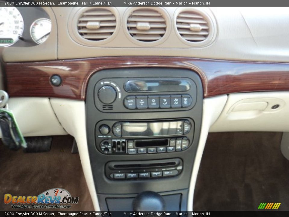 Controls of 2000 Chrysler 300 M Sedan Photo #6