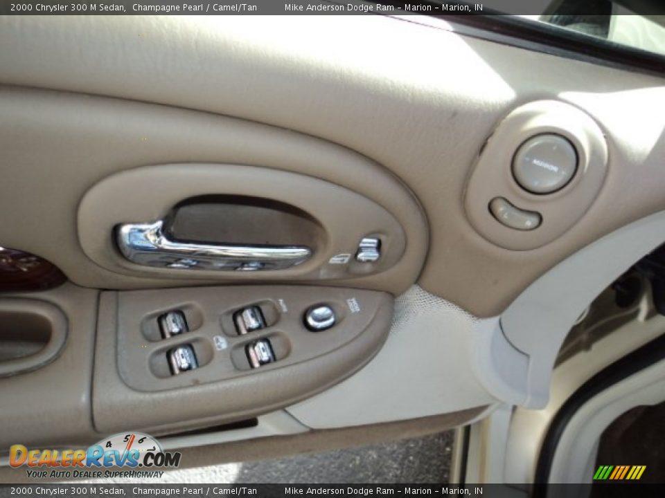 Controls of 2000 Chrysler 300 M Sedan Photo #11