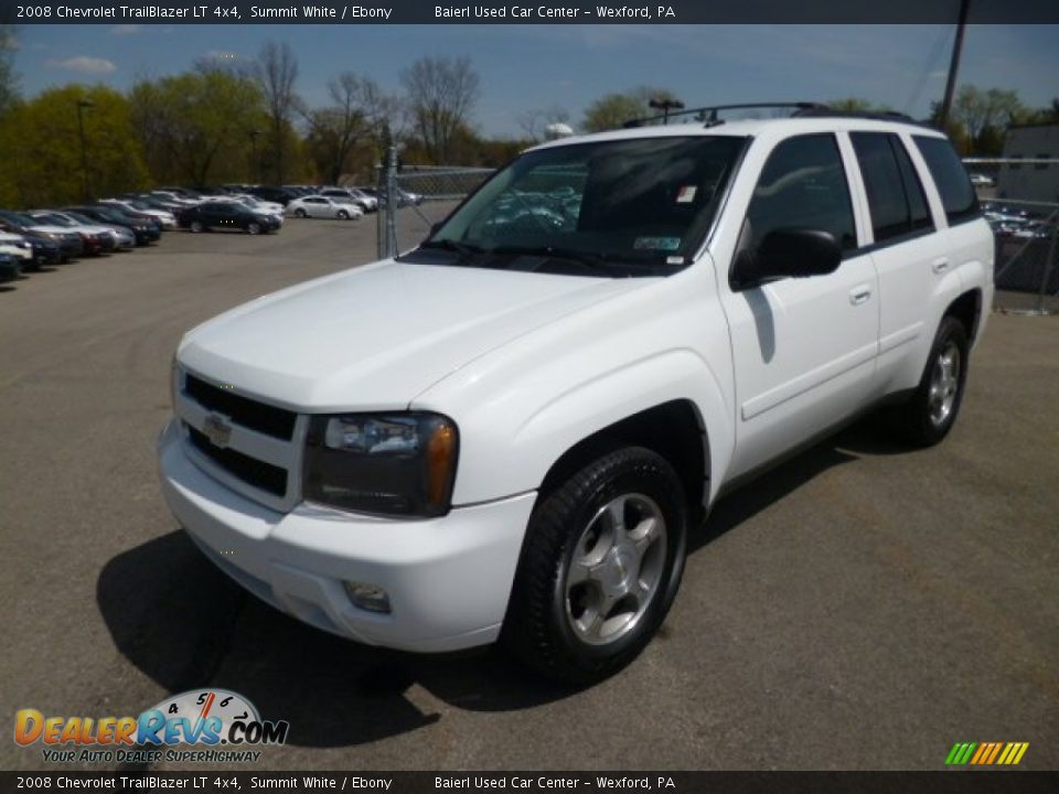 Front 3/4 View of 2008 Chevrolet TrailBlazer LT 4x4 Photo #3