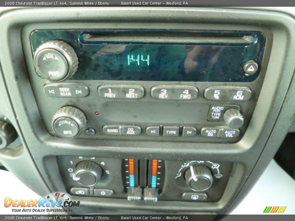 Controls of 2008 Chevrolet TrailBlazer LT 4x4 Photo #19