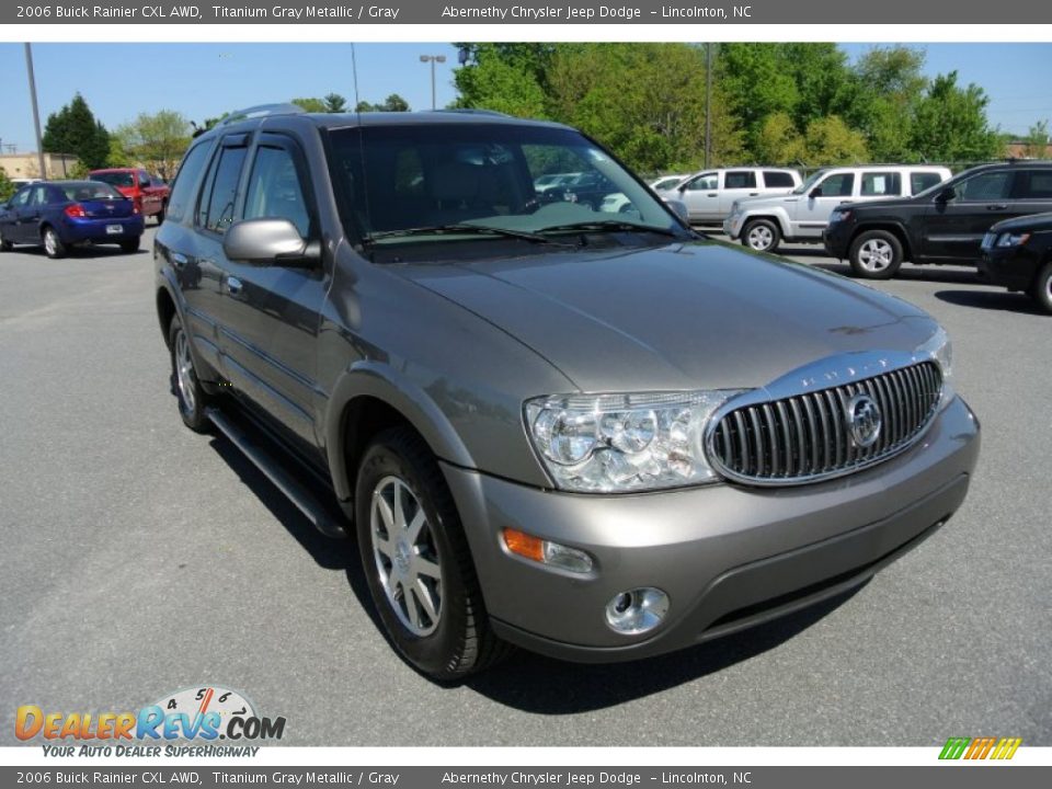 Front 3/4 View of 2006 Buick Rainier CXL AWD Photo #2