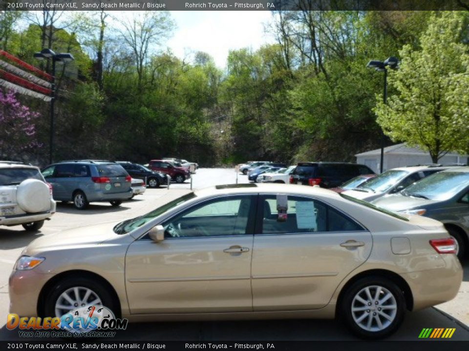 2010 Toyota Camry XLE Sandy Beach Metallic / Bisque Photo #2