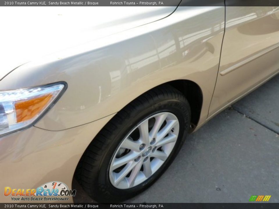 2010 Toyota Camry XLE Sandy Beach Metallic / Bisque Photo #8