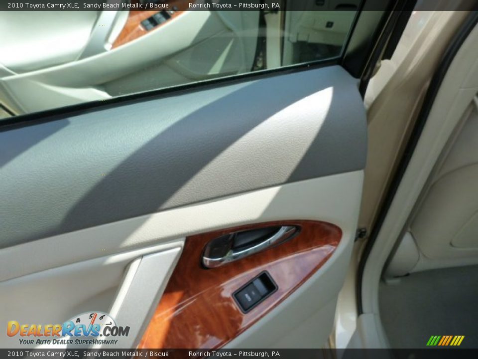 2010 Toyota Camry XLE Sandy Beach Metallic / Bisque Photo #15