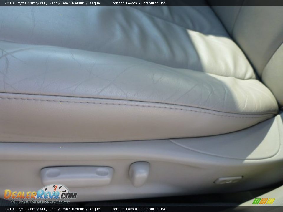 2010 Toyota Camry XLE Sandy Beach Metallic / Bisque Photo #17