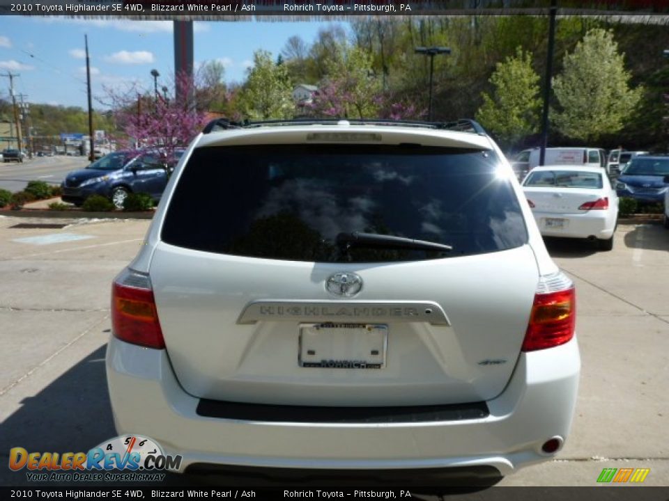 2010 Toyota Highlander SE 4WD Blizzard White Pearl / Ash Photo #12
