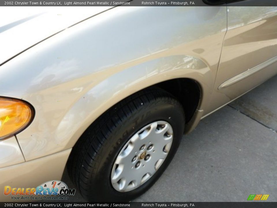 2002 Chrysler Town & Country LX Light Almond Pearl Metallic / Sandstone Photo #8