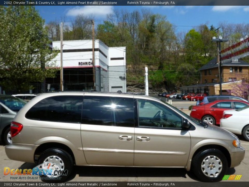 2002 Chrysler Town & Country LX Light Almond Pearl Metallic / Sandstone Photo #10
