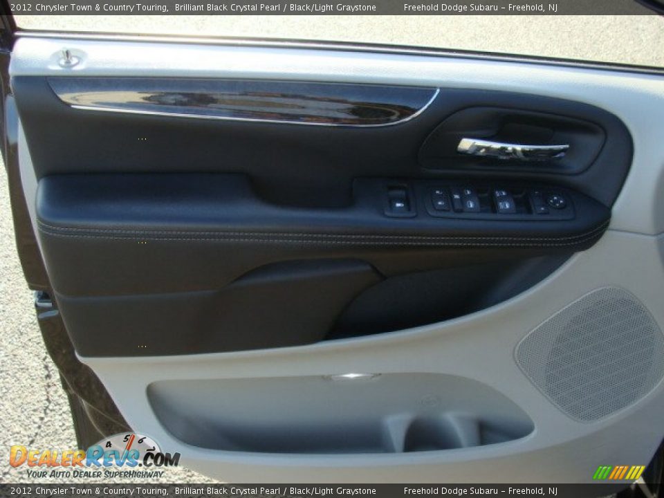 2012 Chrysler Town & Country Touring Brilliant Black Crystal Pearl / Black/Light Graystone Photo #8