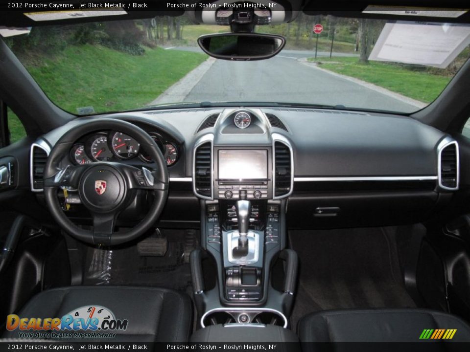Dashboard of 2012 Porsche Cayenne  Photo #13