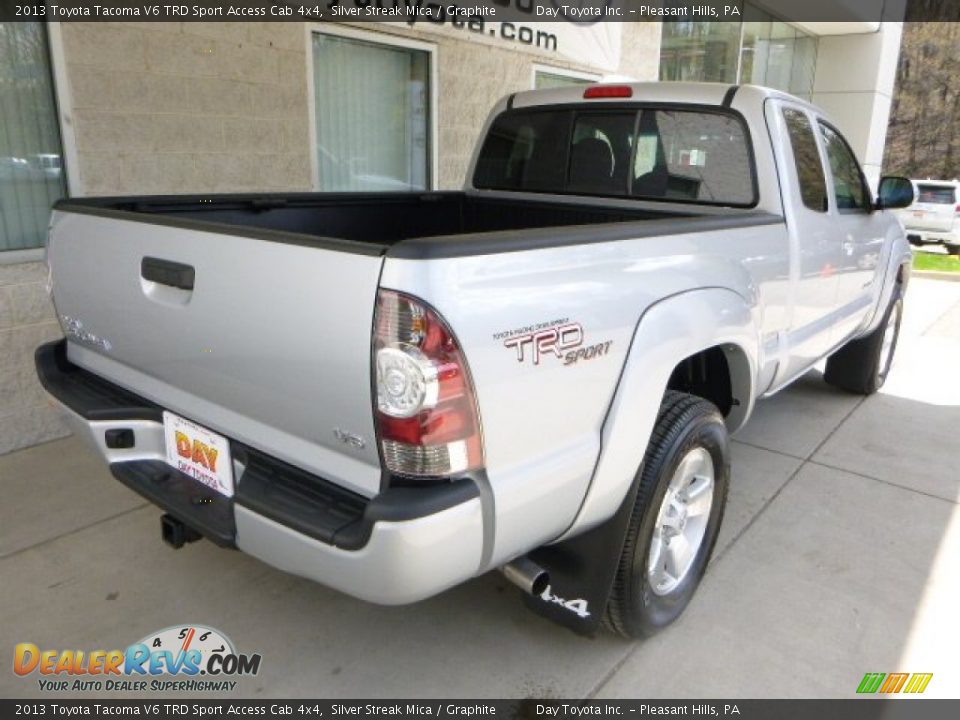 2013 Toyota Tacoma V6 TRD Sport Access Cab 4x4 Silver Streak Mica / Graphite Photo #2