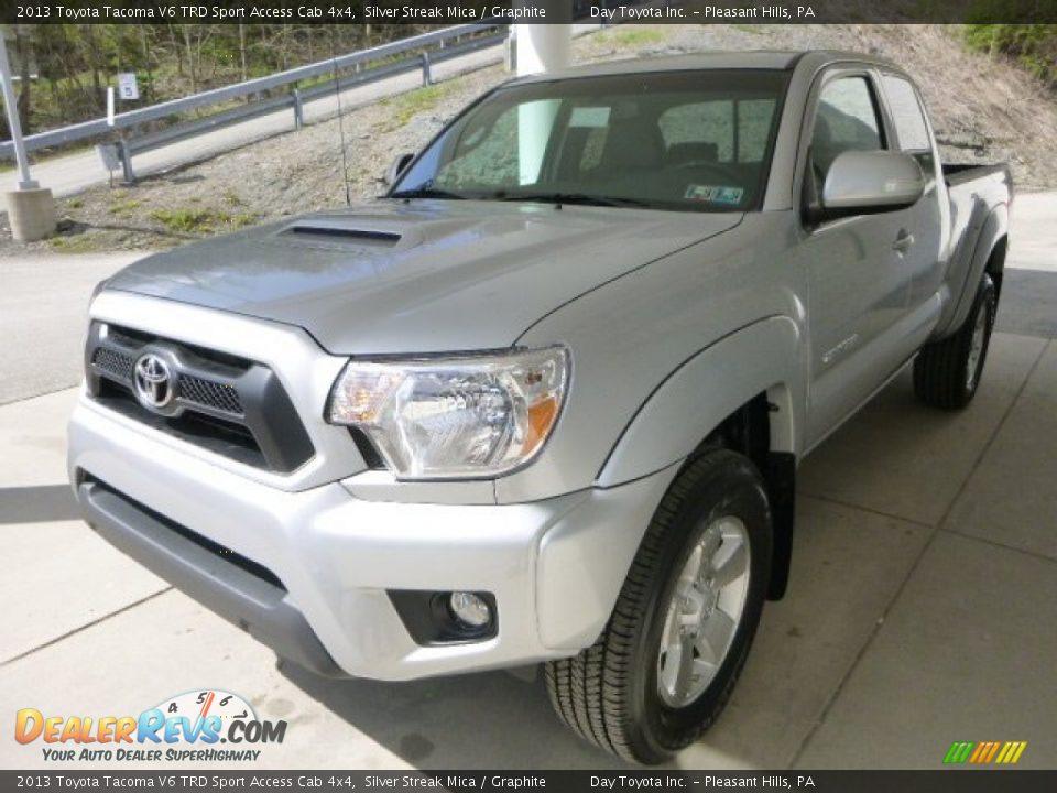 2013 Toyota Tacoma V6 TRD Sport Access Cab 4x4 Silver Streak Mica / Graphite Photo #5