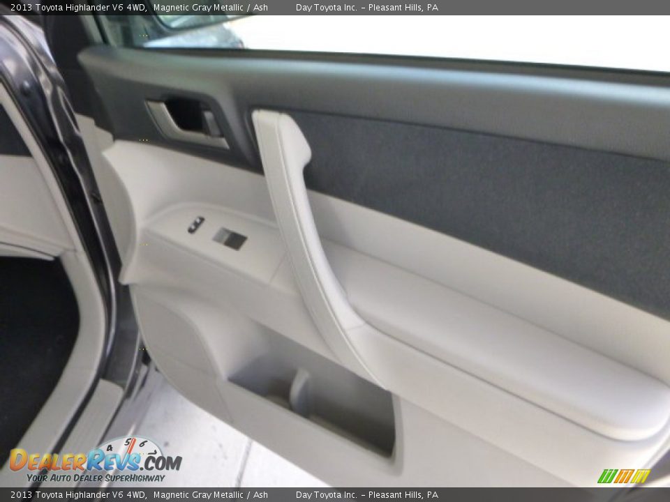 2013 Toyota Highlander V6 4WD Magnetic Gray Metallic / Ash Photo #11