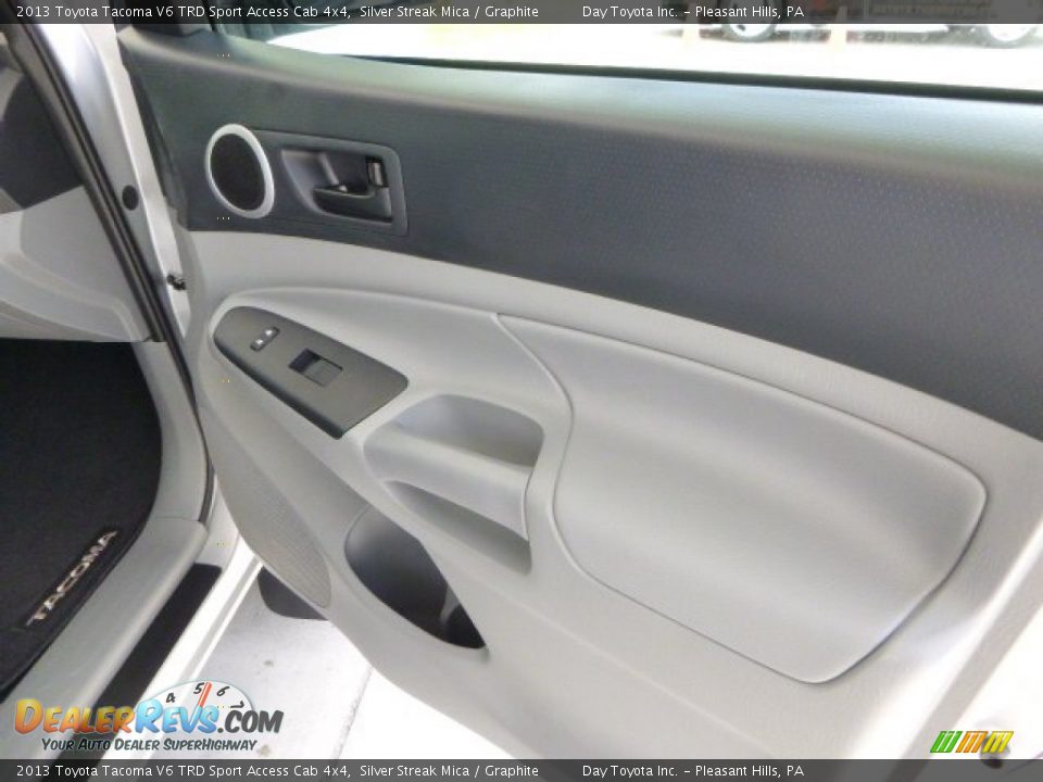 2013 Toyota Tacoma V6 TRD Sport Access Cab 4x4 Silver Streak Mica / Graphite Photo #11