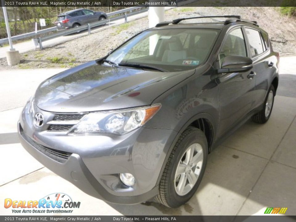 2013 Toyota RAV4 XLE Magnetic Gray Metallic / Ash Photo #5