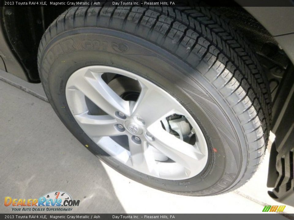 2013 Toyota RAV4 XLE Magnetic Gray Metallic / Ash Photo #8