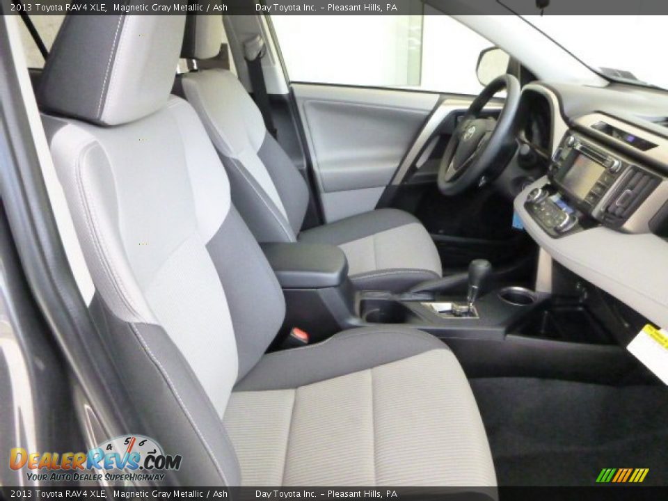 2013 Toyota RAV4 XLE Magnetic Gray Metallic / Ash Photo #9