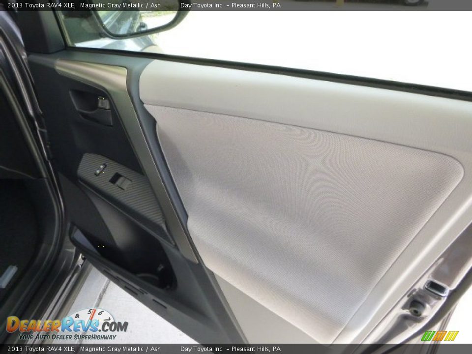 2013 Toyota RAV4 XLE Magnetic Gray Metallic / Ash Photo #11
