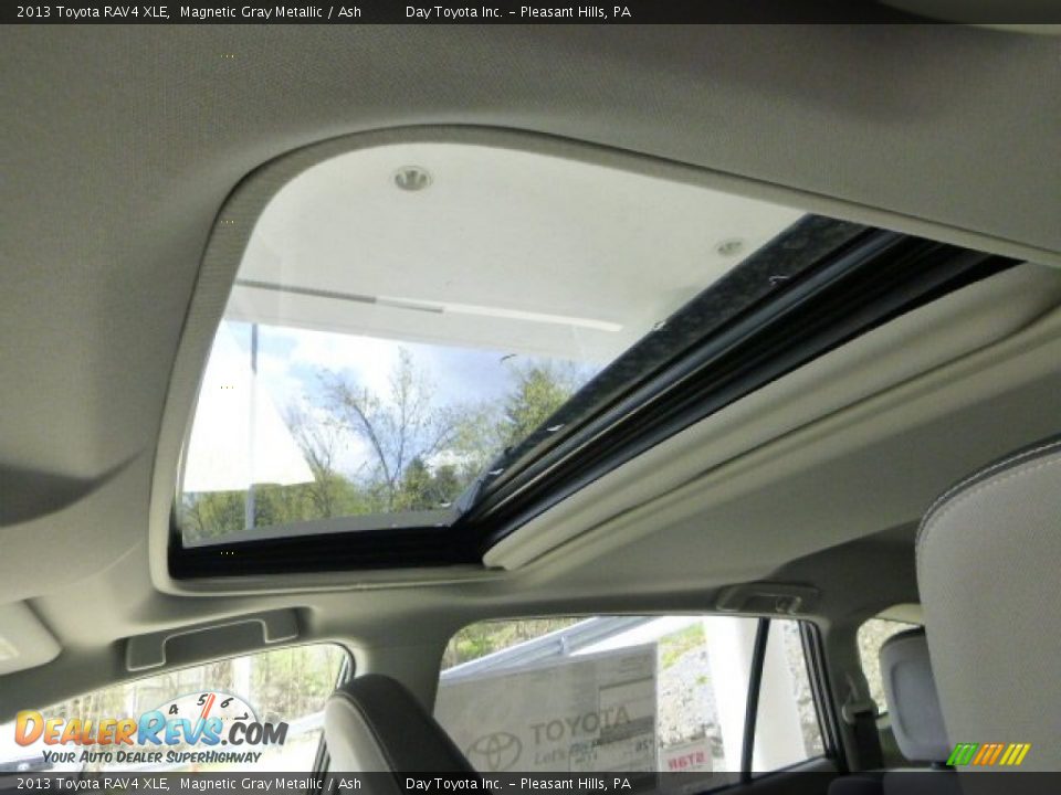 2013 Toyota RAV4 XLE Magnetic Gray Metallic / Ash Photo #17