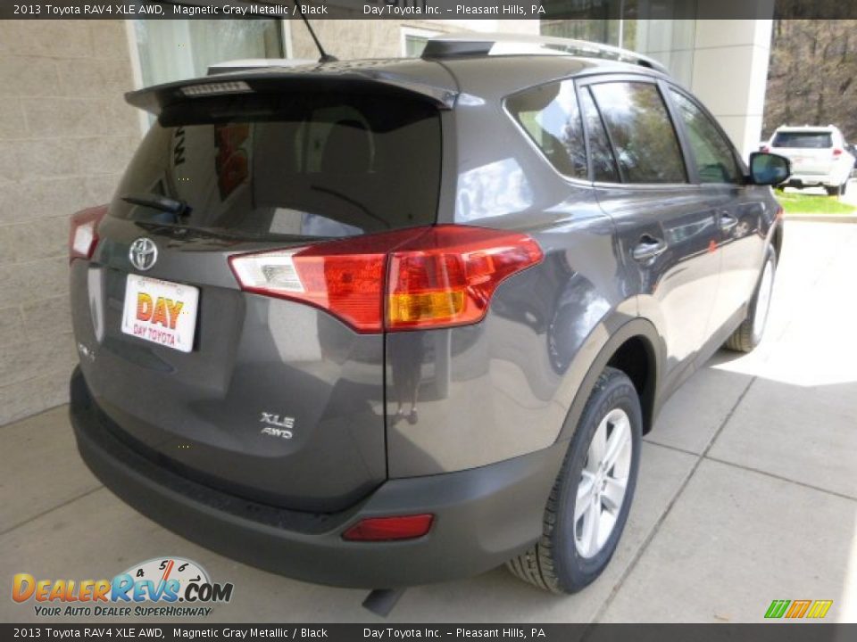 2013 Toyota RAV4 XLE AWD Magnetic Gray Metallic / Black Photo #2