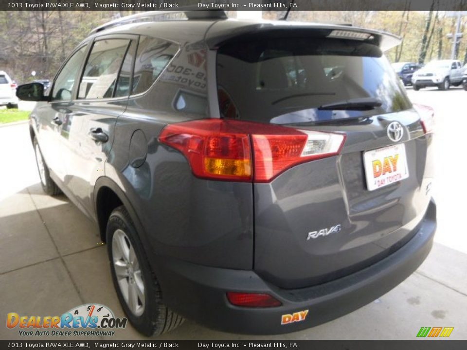 2013 Toyota RAV4 XLE AWD Magnetic Gray Metallic / Black Photo #4