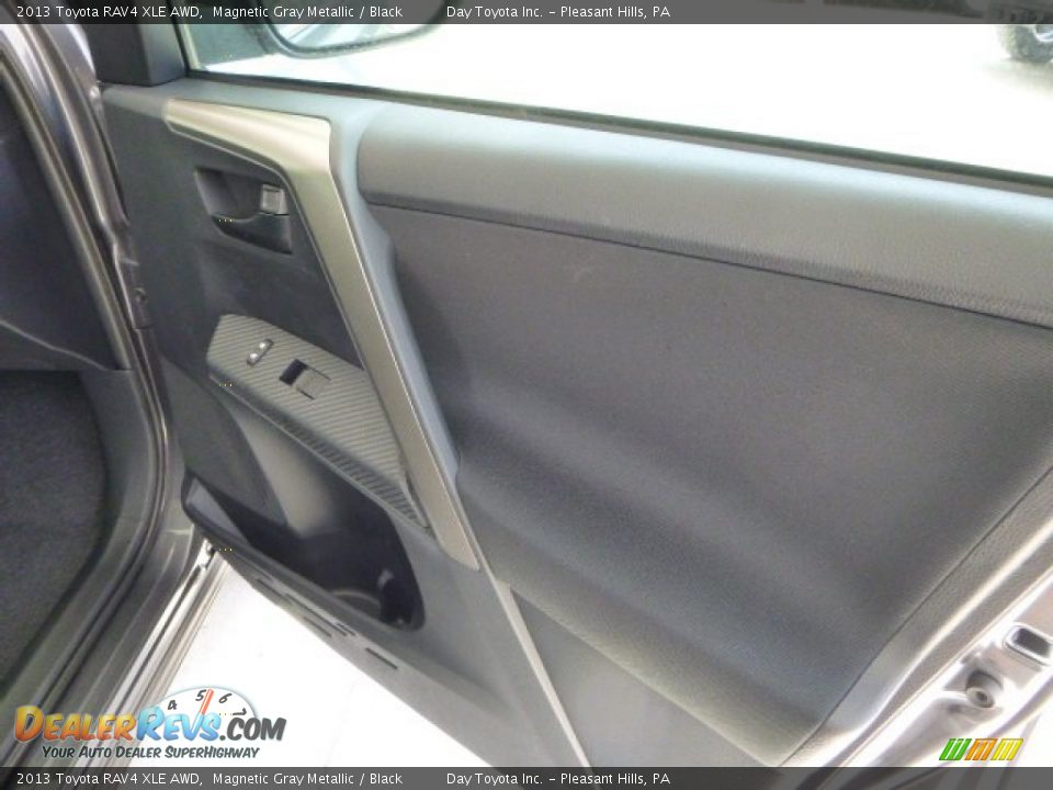2013 Toyota RAV4 XLE AWD Magnetic Gray Metallic / Black Photo #11