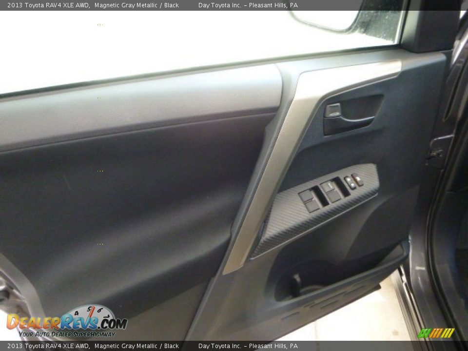 2013 Toyota RAV4 XLE AWD Magnetic Gray Metallic / Black Photo #16