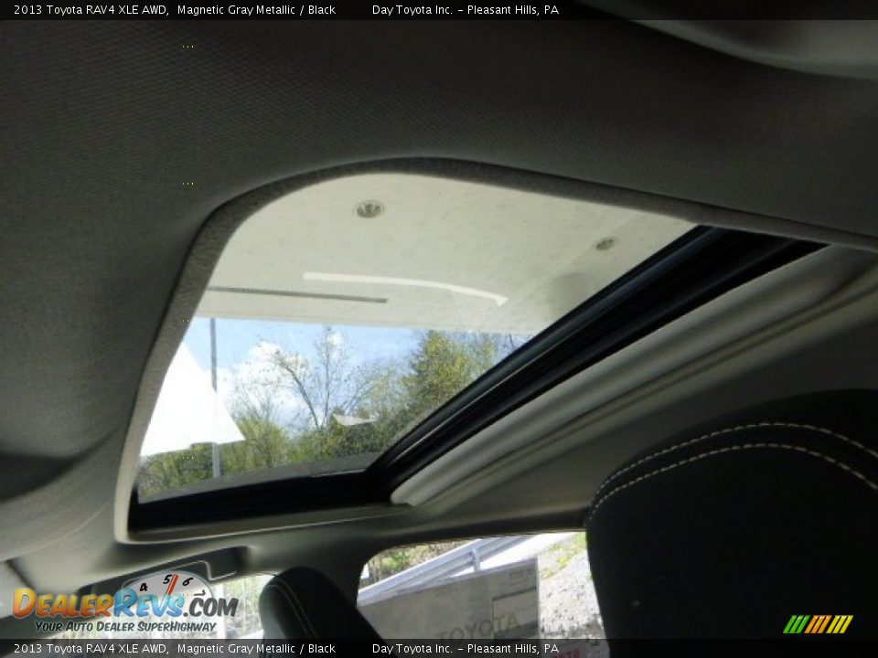 2013 Toyota RAV4 XLE AWD Magnetic Gray Metallic / Black Photo #17
