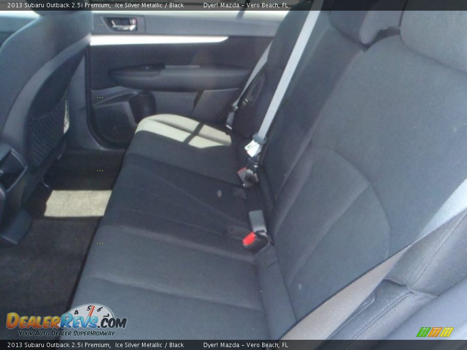 2013 Subaru Outback 2.5i Premium Ice Silver Metallic / Black Photo #16