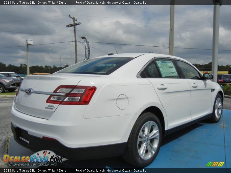 2013 Ford Taurus SEL Oxford White / Dune Photo #3