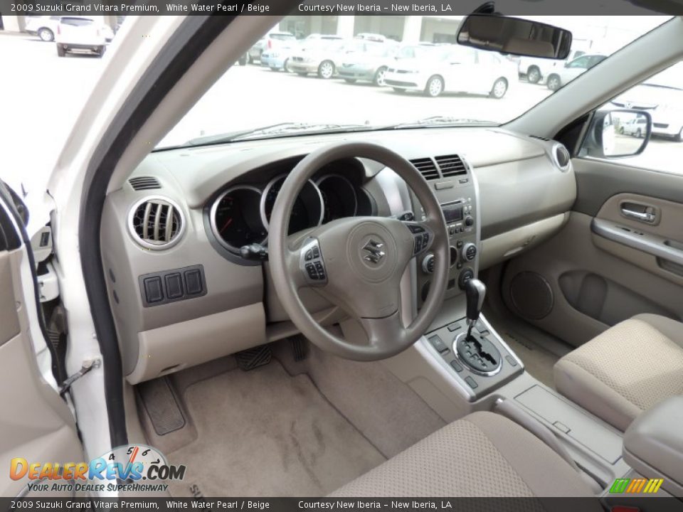 2009 Suzuki Grand Vitara Premium White Water Pearl / Beige Photo #12