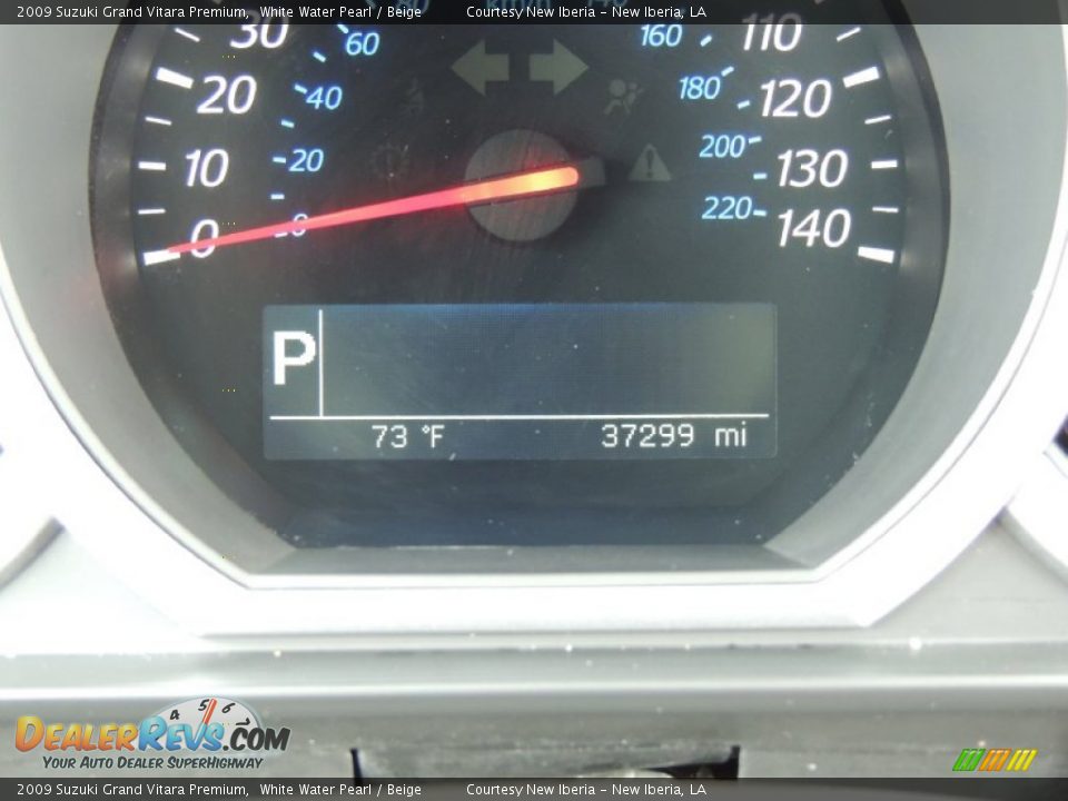 2009 Suzuki Grand Vitara Premium White Water Pearl / Beige Photo #15
