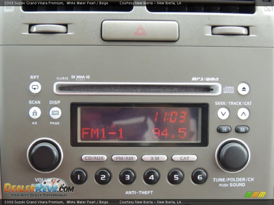2009 Suzuki Grand Vitara Premium White Water Pearl / Beige Photo #17