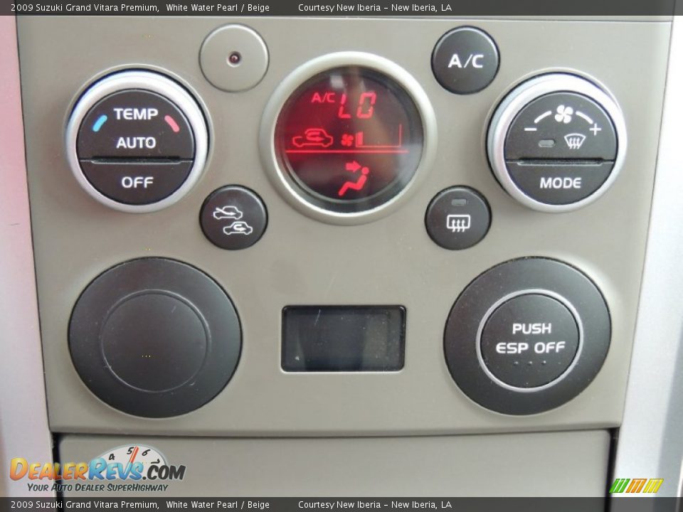 2009 Suzuki Grand Vitara Premium White Water Pearl / Beige Photo #18