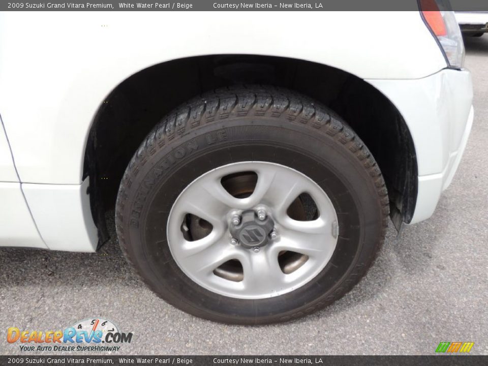 2009 Suzuki Grand Vitara Premium White Water Pearl / Beige Photo #22