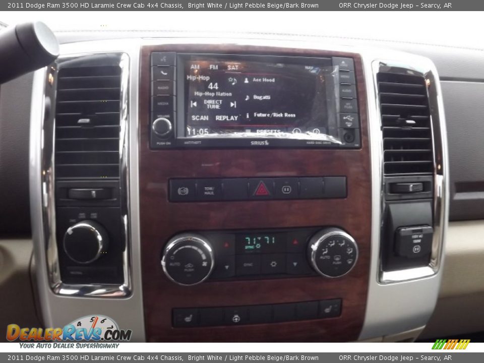 2011 Dodge Ram 3500 HD Laramie Crew Cab 4x4 Chassis Bright White / Light Pebble Beige/Bark Brown Photo #10