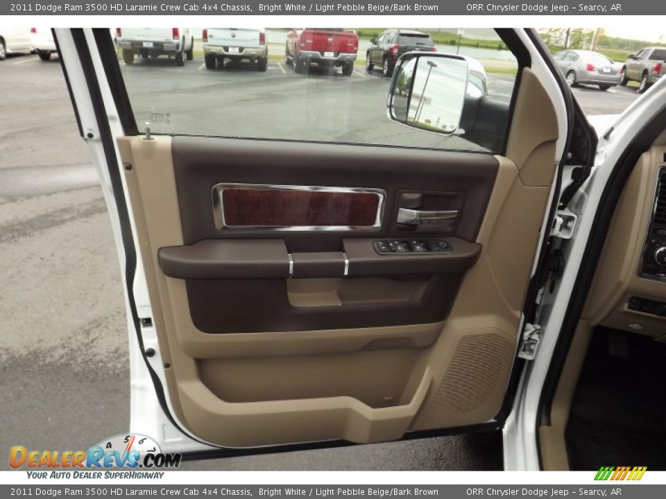 2011 Dodge Ram 3500 HD Laramie Crew Cab 4x4 Chassis Bright White / Light Pebble Beige/Bark Brown Photo #13