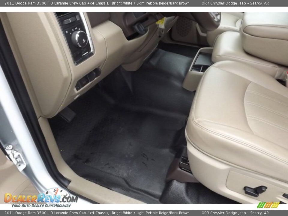 2011 Dodge Ram 3500 HD Laramie Crew Cab 4x4 Chassis Bright White / Light Pebble Beige/Bark Brown Photo #14