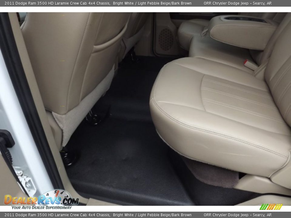 2011 Dodge Ram 3500 HD Laramie Crew Cab 4x4 Chassis Bright White / Light Pebble Beige/Bark Brown Photo #17
