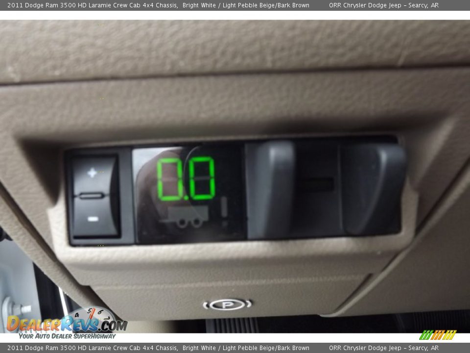 2011 Dodge Ram 3500 HD Laramie Crew Cab 4x4 Chassis Bright White / Light Pebble Beige/Bark Brown Photo #24