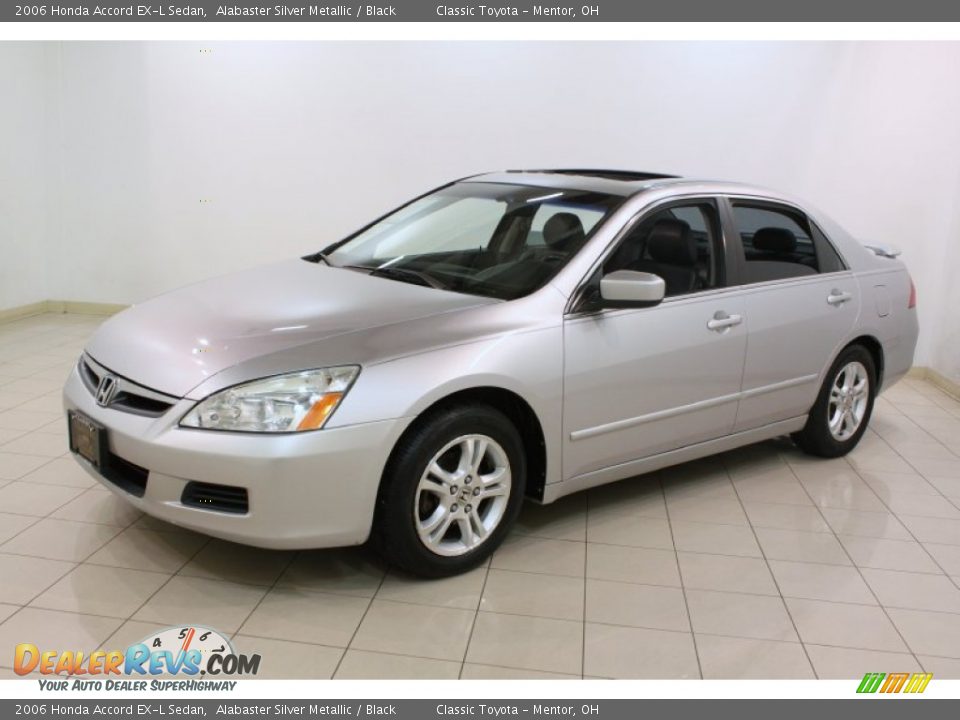Front 3/4 View of 2006 Honda Accord EX-L Sedan Photo #3