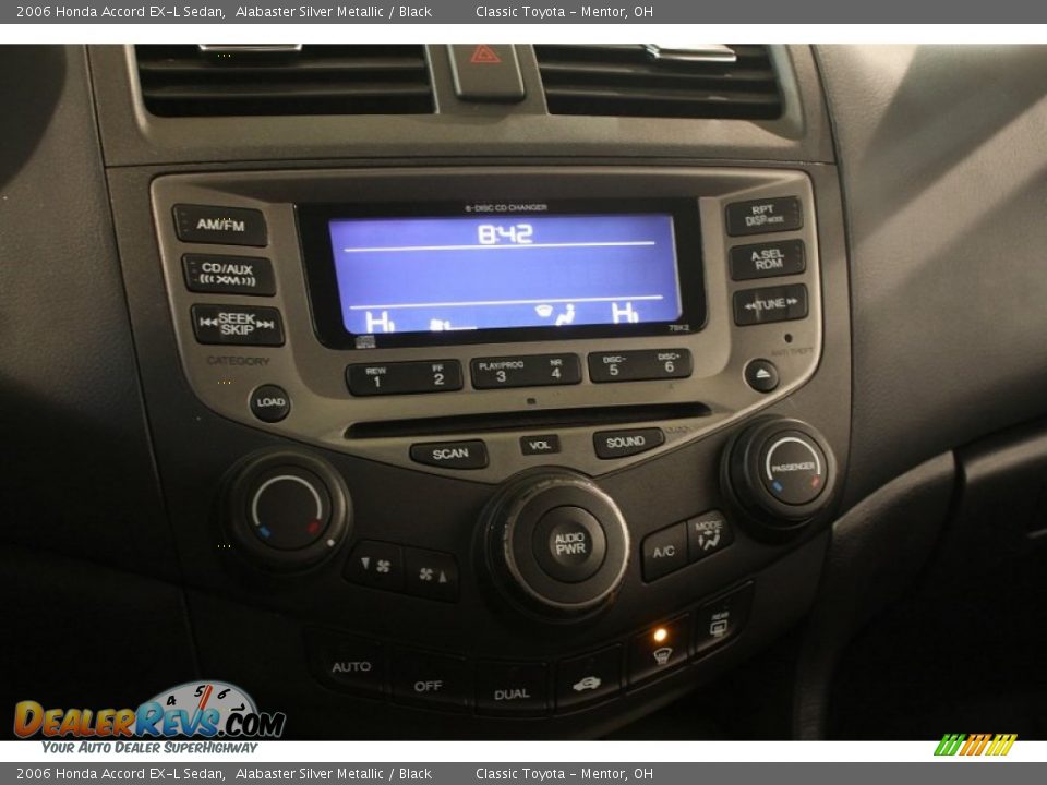 Controls of 2006 Honda Accord EX-L Sedan Photo #8