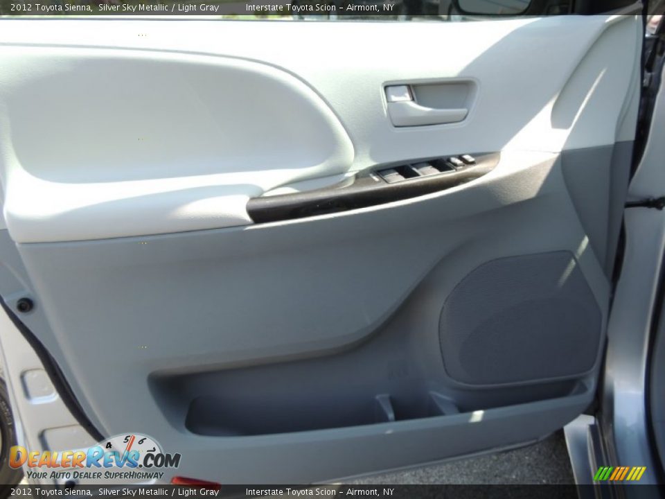 2012 Toyota Sienna Silver Sky Metallic / Light Gray Photo #7