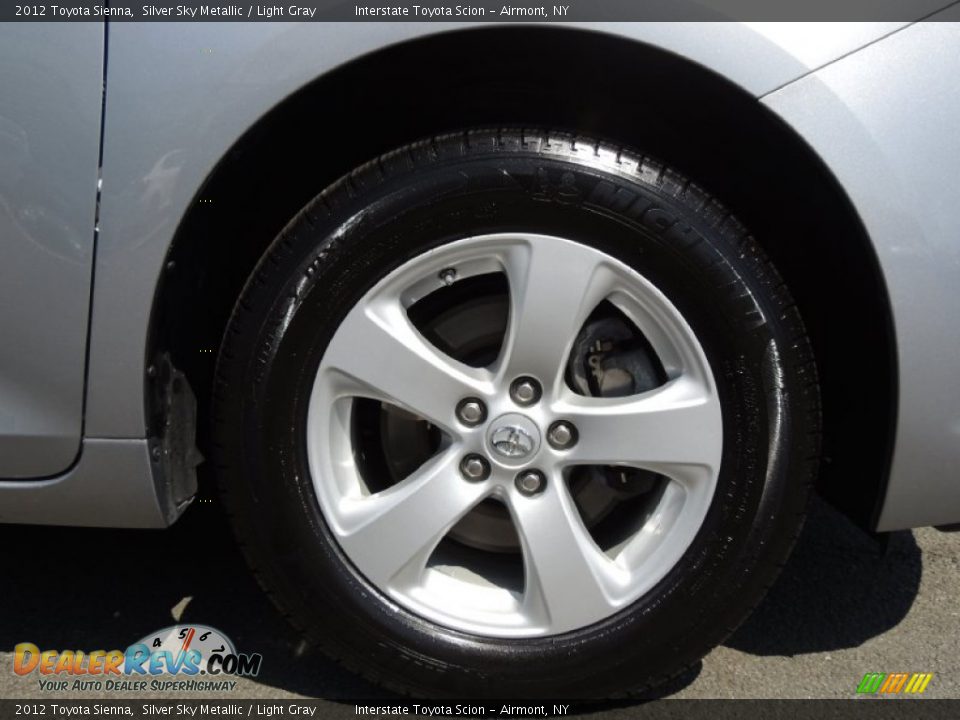 2012 Toyota Sienna Silver Sky Metallic / Light Gray Photo #22
