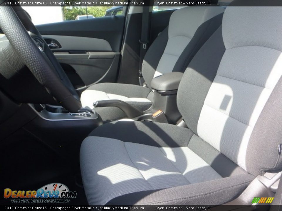 2013 Chevrolet Cruze LS Champagne Silver Metallic / Jet Black/Medium Titanium Photo #9