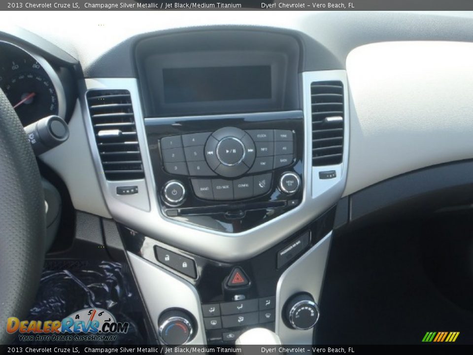 2013 Chevrolet Cruze LS Champagne Silver Metallic / Jet Black/Medium Titanium Photo #12