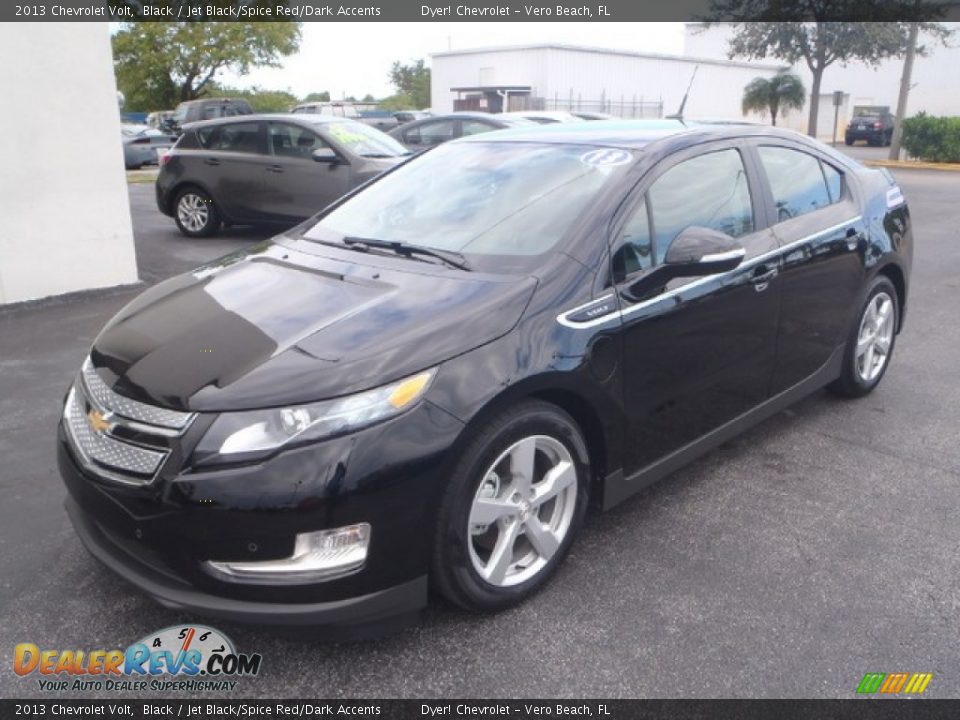 Front 3/4 View of 2013 Chevrolet Volt  Photo #1